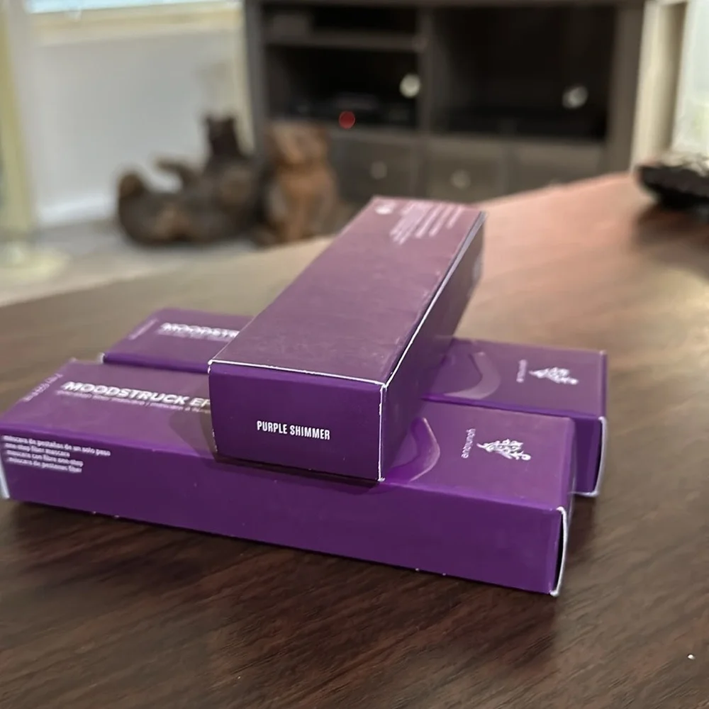 Younique ~ NIB Limited Edition Moodstruck Epic 4D Mascara *Purple Shimmer* - Picture 5 of 6